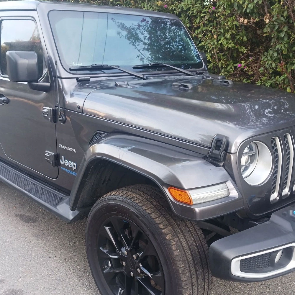 2Pcs Wrangler ABS Plastic SAHARA Side Door 3D Letter Gloss Silver Jeep 68333673AA