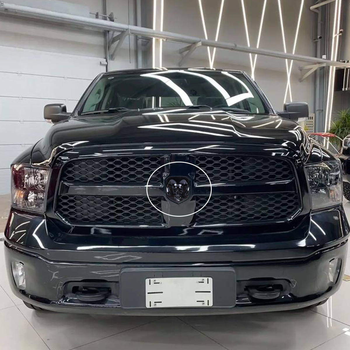 1Pc 2013-2018 Ram 1500 2500 3500 ABS Front Hood Emblem Gloss Black Dodge Ram Skull Head Front Grille Decal