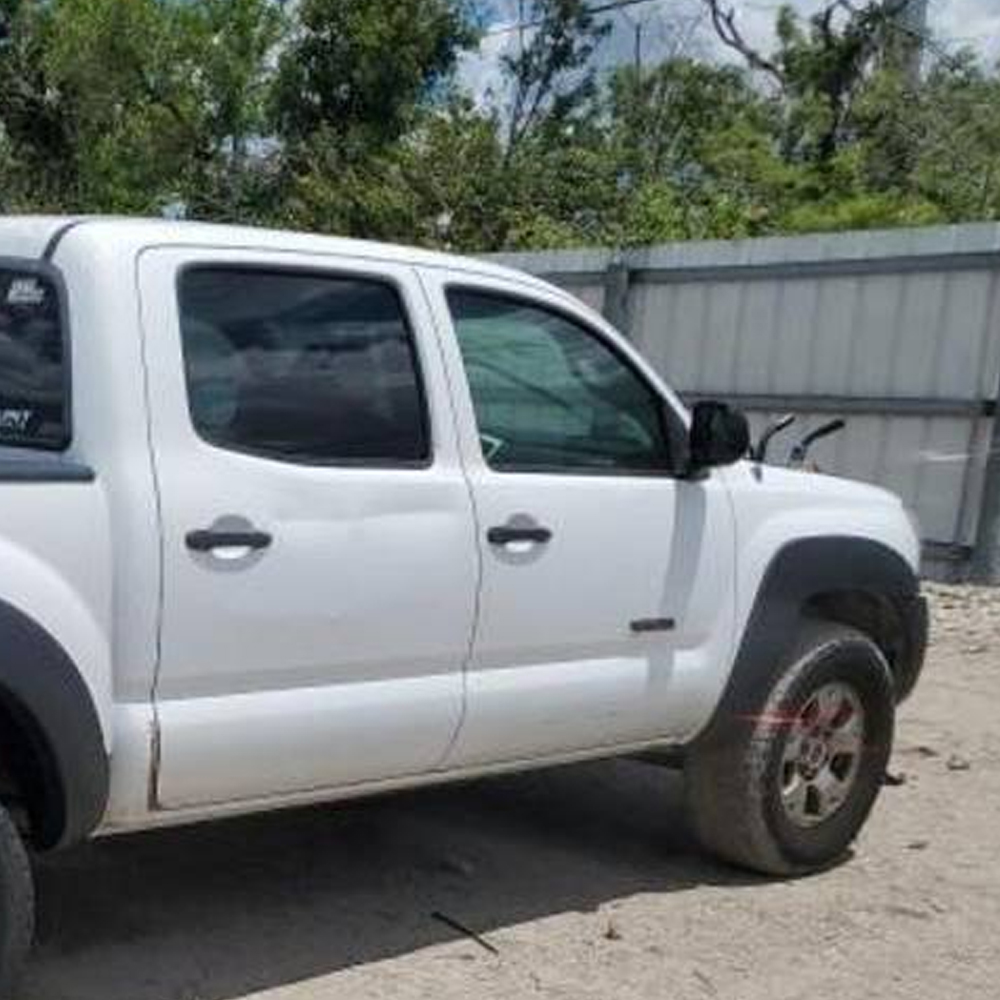 5PCS 2005-2015 Tacoma V6 Emblem Matte Black Toyota