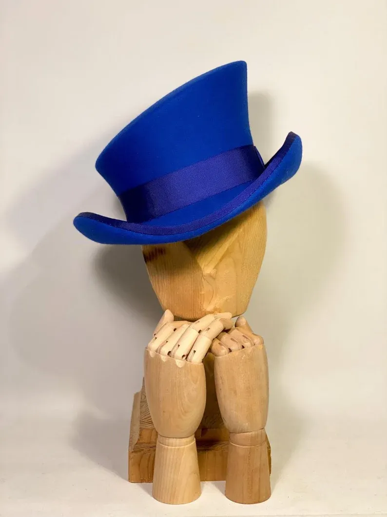 Asymmetric top hat-Blue