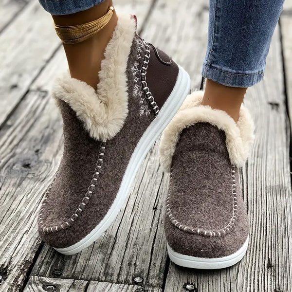 🥾Soft, plush slip-on sneakers for cozy feet