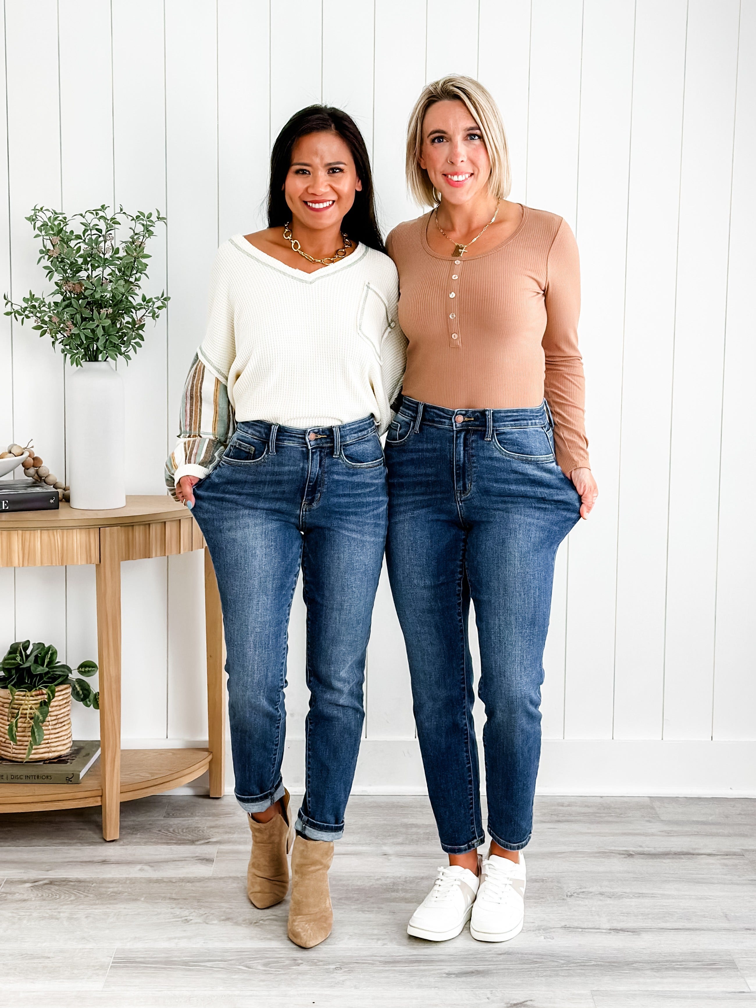 Judy Blue Star of the Show High Rise Dark Wash Slim Non Distressed Shield Back Pocket Jeans