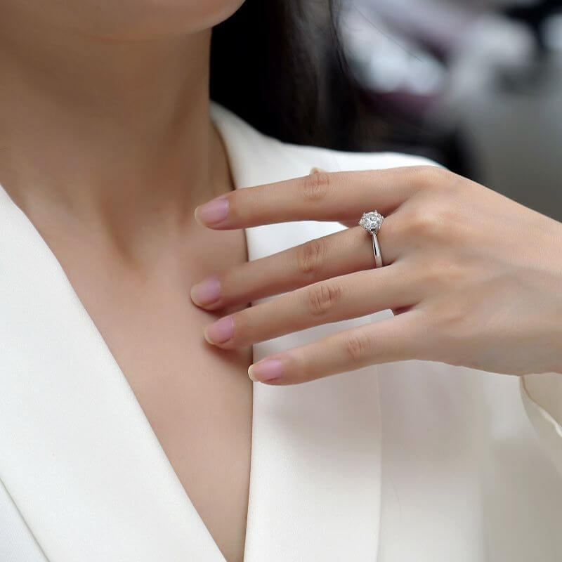 S925 Classic Six Claw Moissanite Ring-MARDAZA