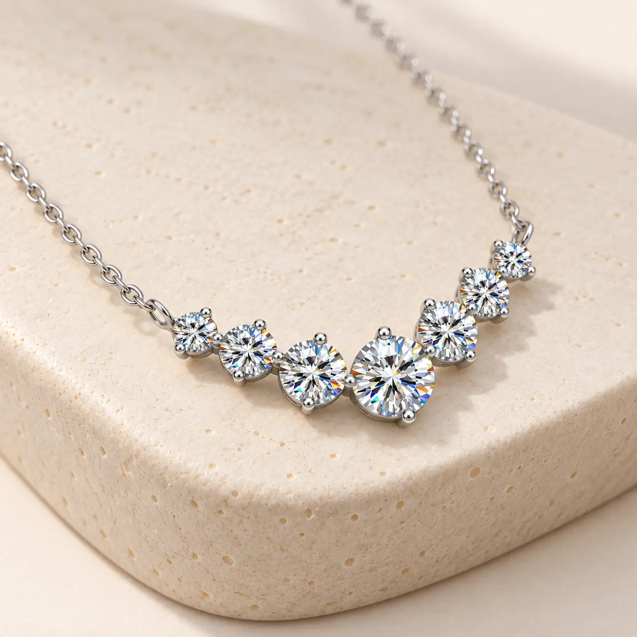 MARDAZA Brilliant V Cluster Round Cut Sterling Silver Moissanite Necklace