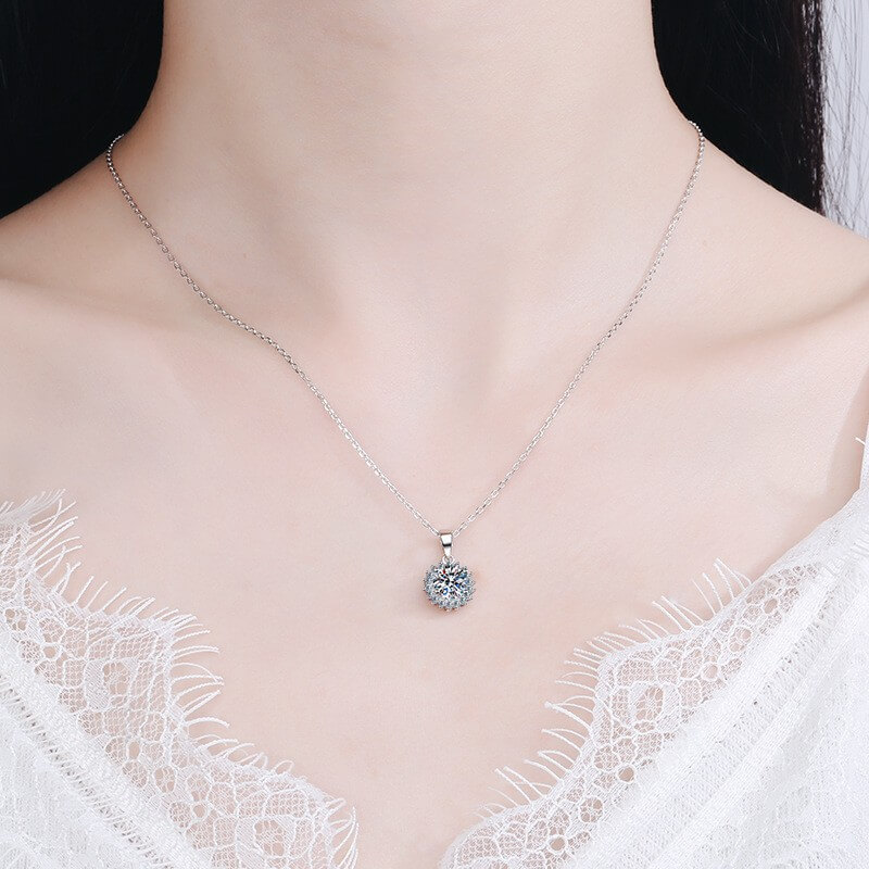 MARDAZA Sunburst Round Cut Sterling Silver Moissanite Necklace