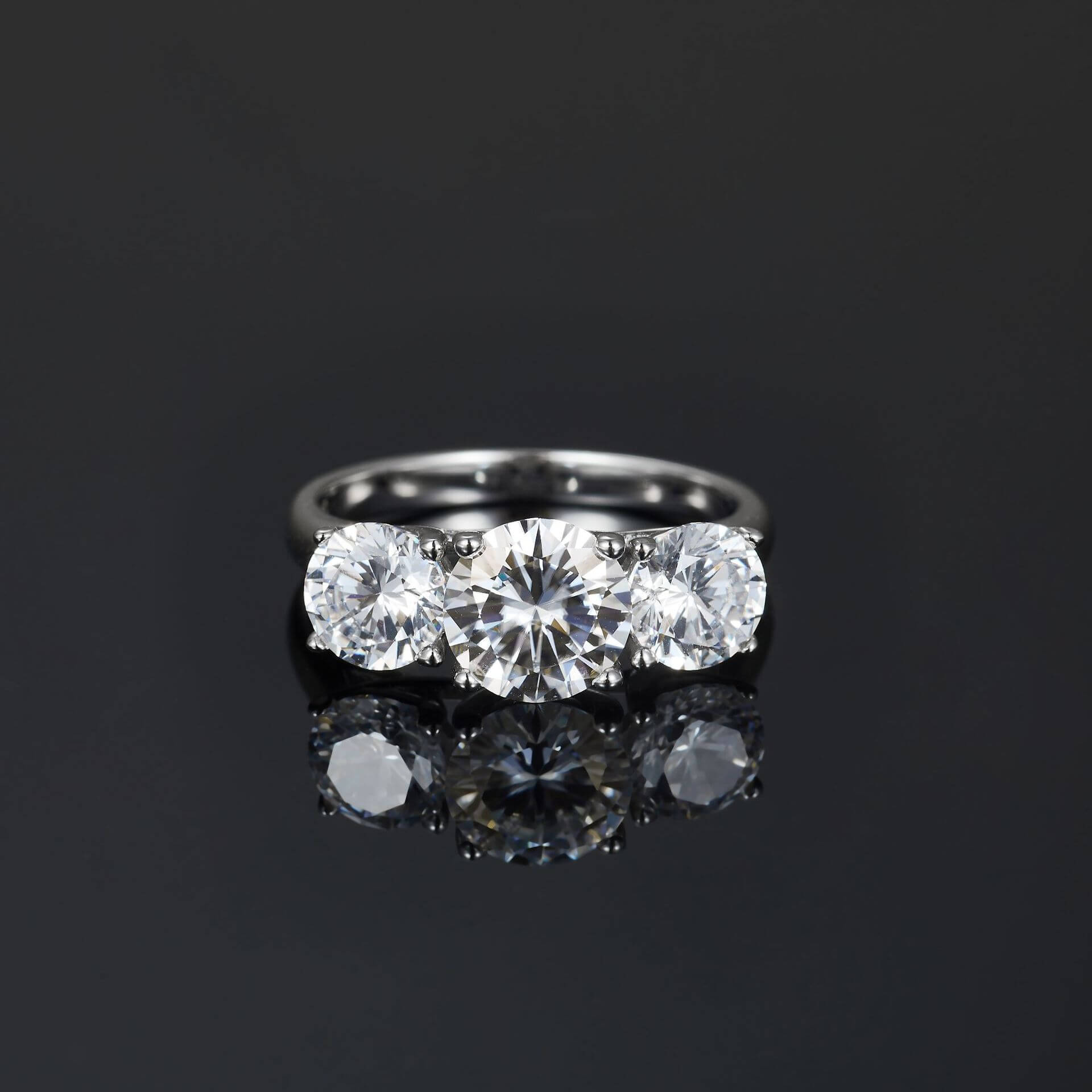 MARDAZA Three Stone Round Cut Sterling Silver Moissanite Ring