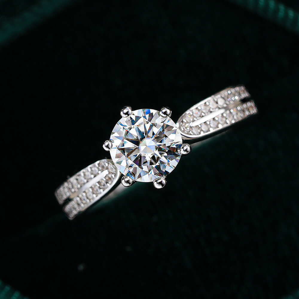 MARDAZA Forever Glow Six-Prong Moissanite Ring in Sterling Silver