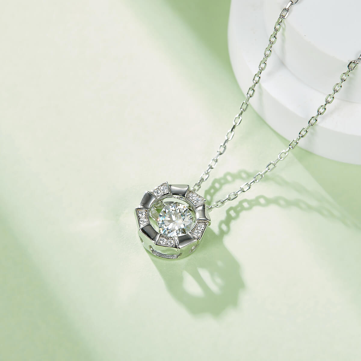 MARDAZA Dancing Octa Bloom Round Cut Sterling Silver Moissanite Necklace