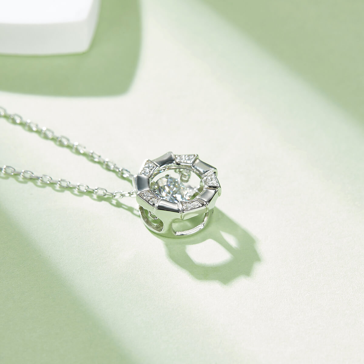MARDAZA Dancing Octa Bloom Round Cut Sterling Silver Moissanite Necklace