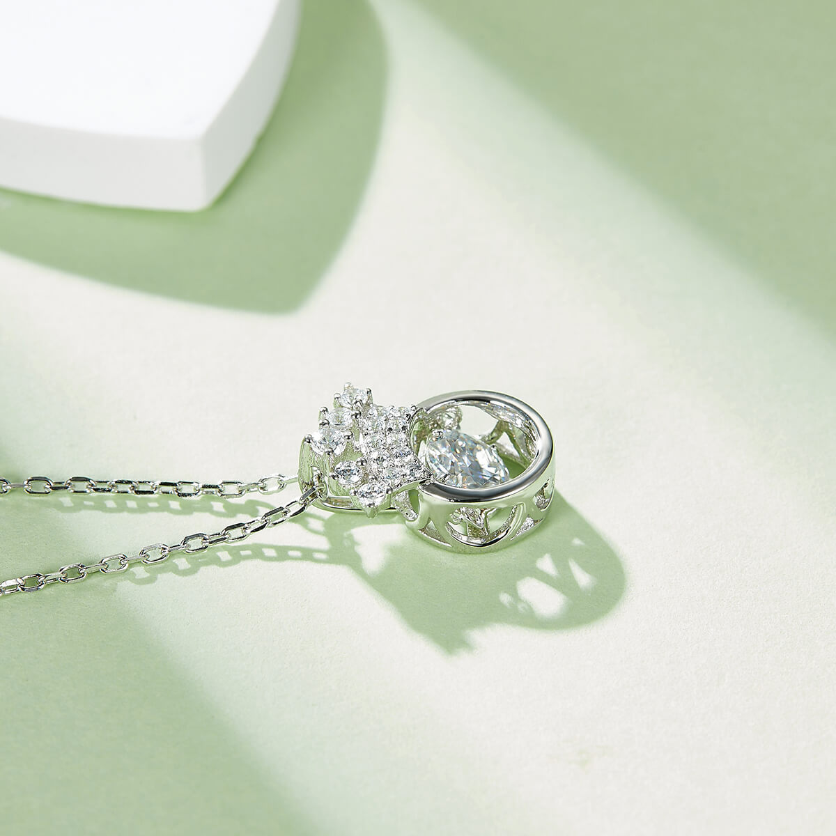 MARDAZA Dancing Queen Crown Round Cut Sterling Silver Moissanite Necklace