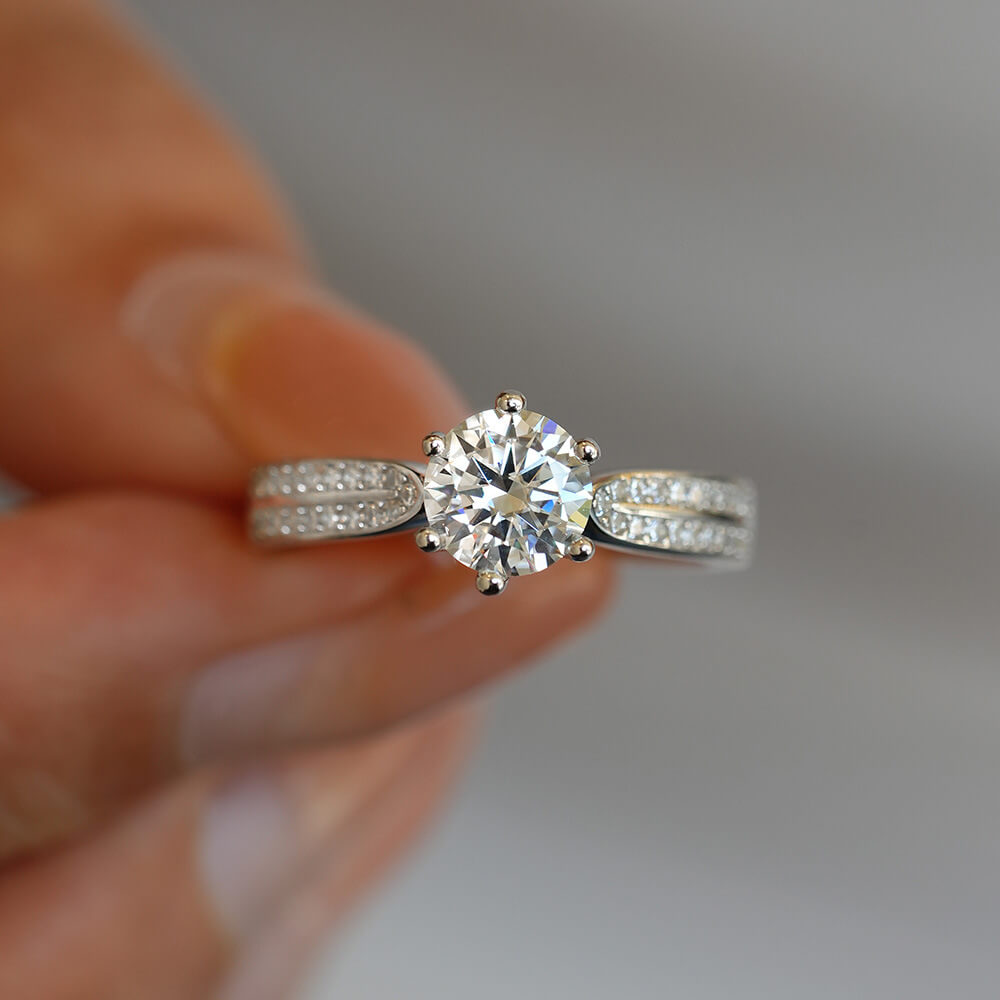 MARDAZA Forever Glow Six-Prong Moissanite Ring in Sterling Silver