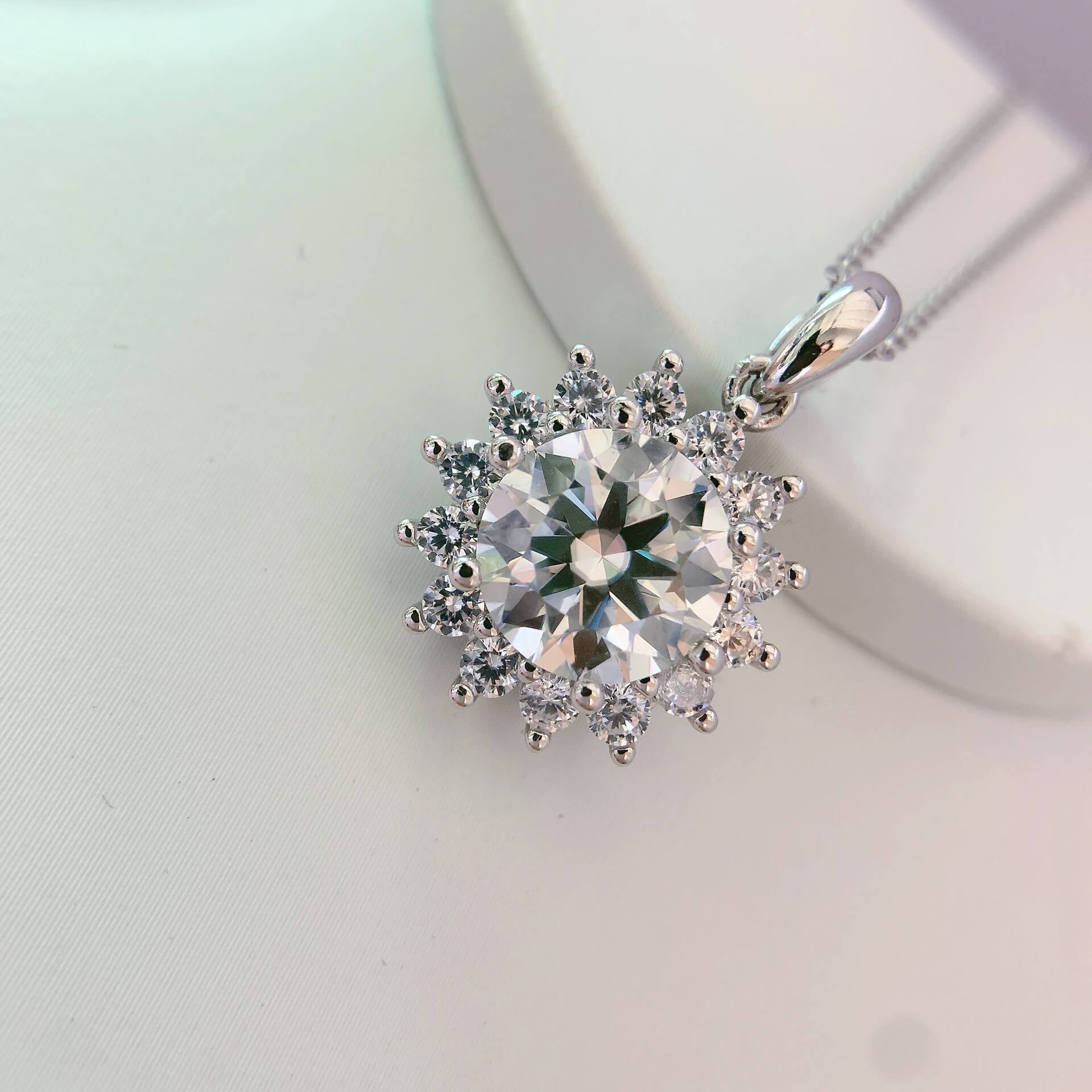 MARDAZA Sunburst Round Cut Sterling Silver Moissanite Necklace