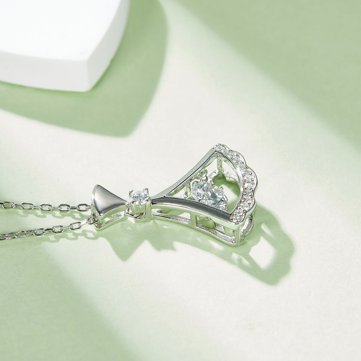 MARDAZA Dancing Fan Round Cut Sterling Silver Moissanite Necklace