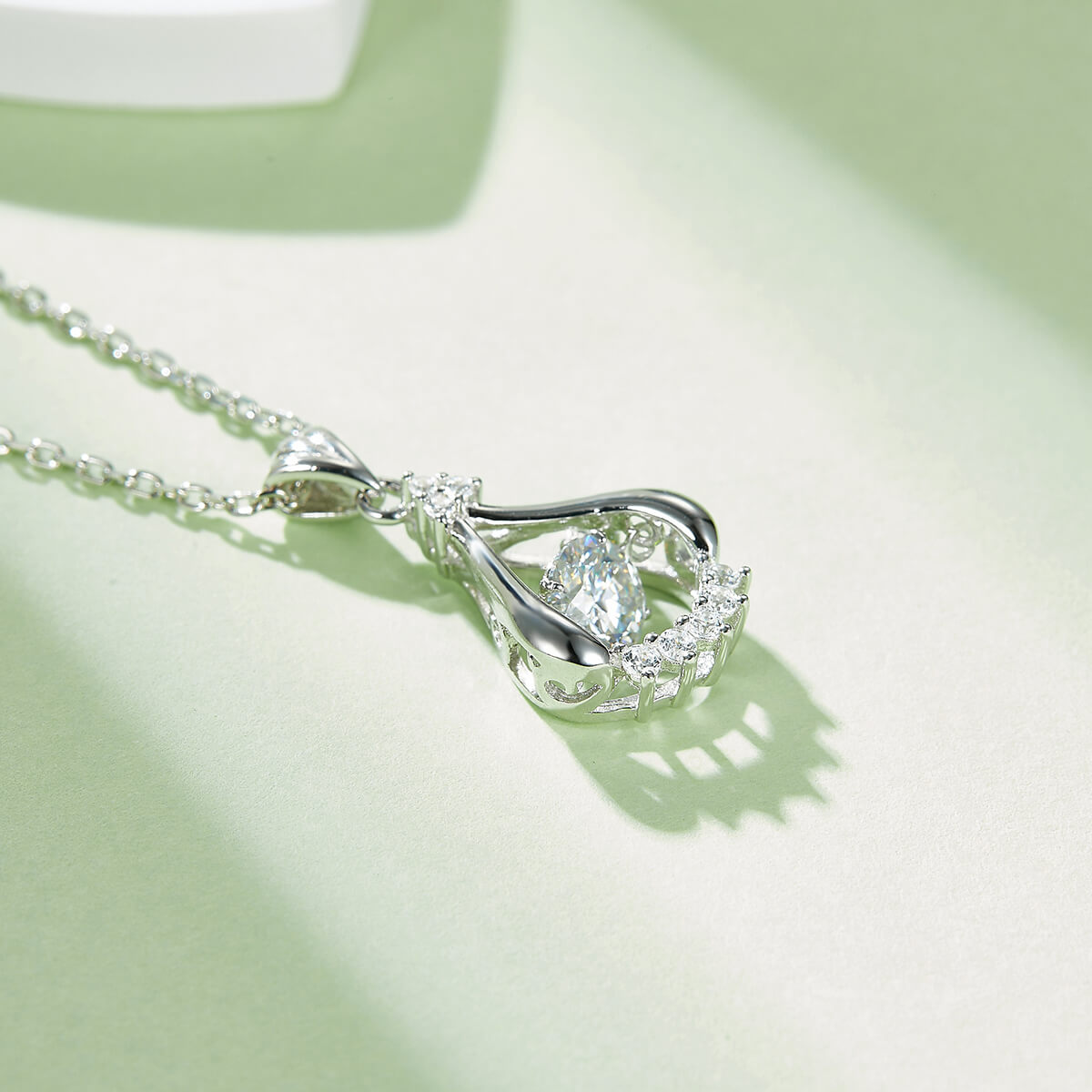 MARDAZA Dancing Teardrop Round Cut Sterling Silver Moissanite Necklace