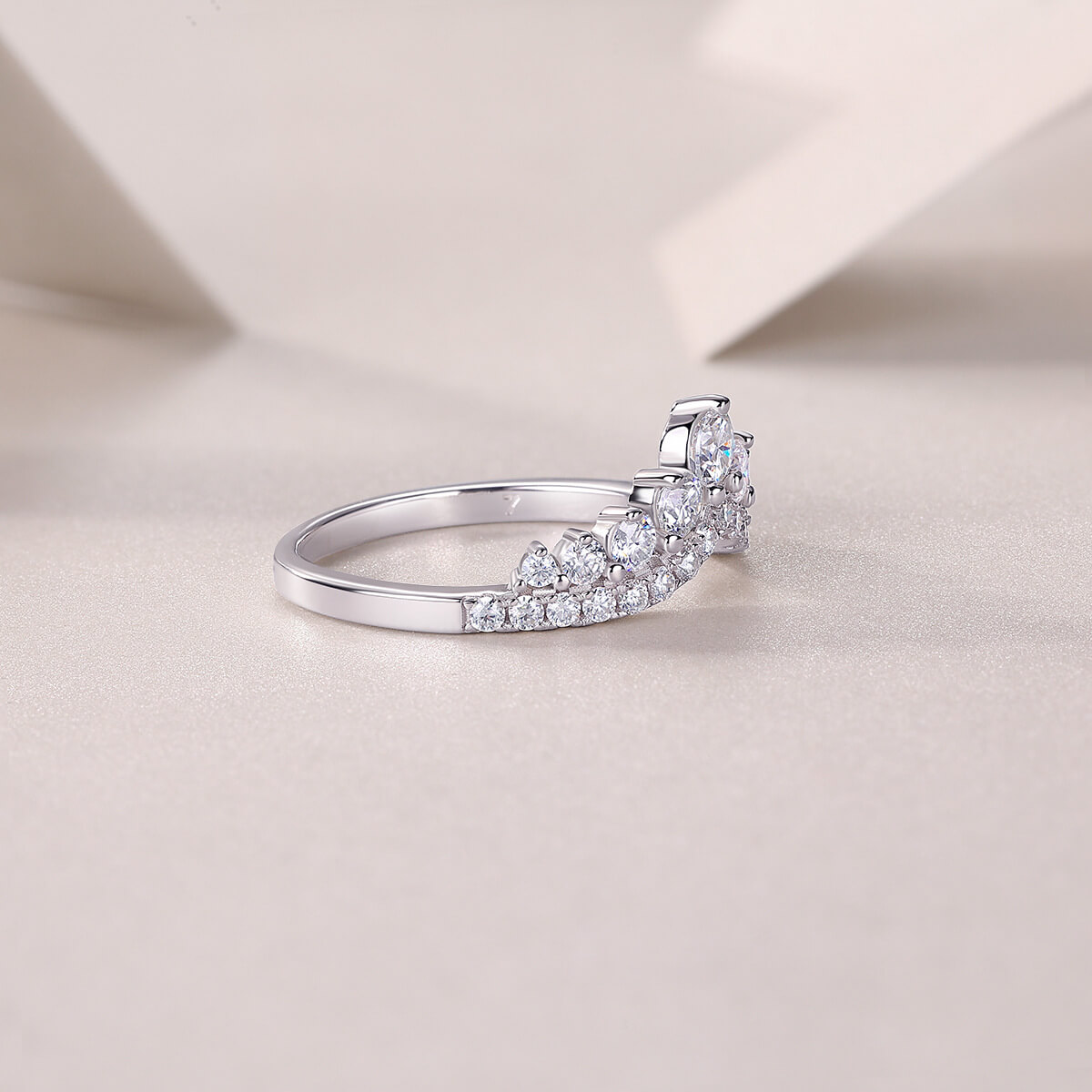 MARDAZA Crown V Shape Sterling Silver Moissanite Ring