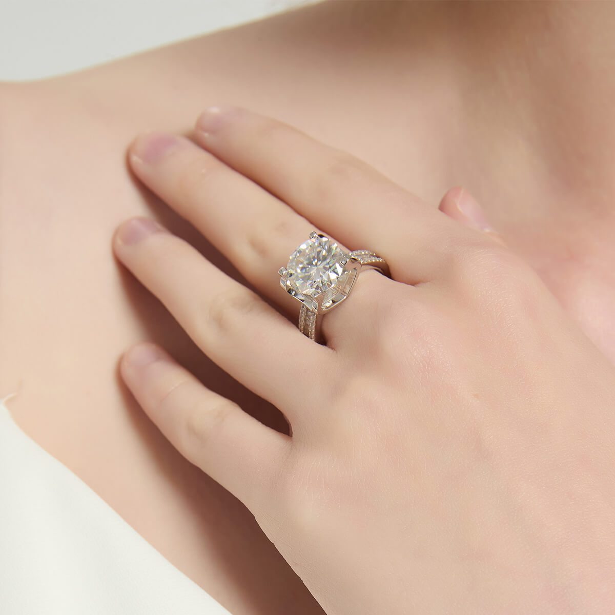 MARDAZA Luxury Round Cut Sterling Silver Moissanite Ring