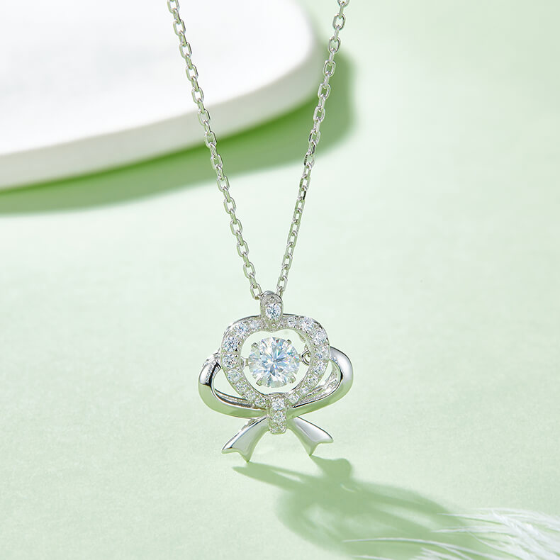 MARDAZA Dancing Bow Heart Round Cut Sterling Silver Moissanite Necklace
