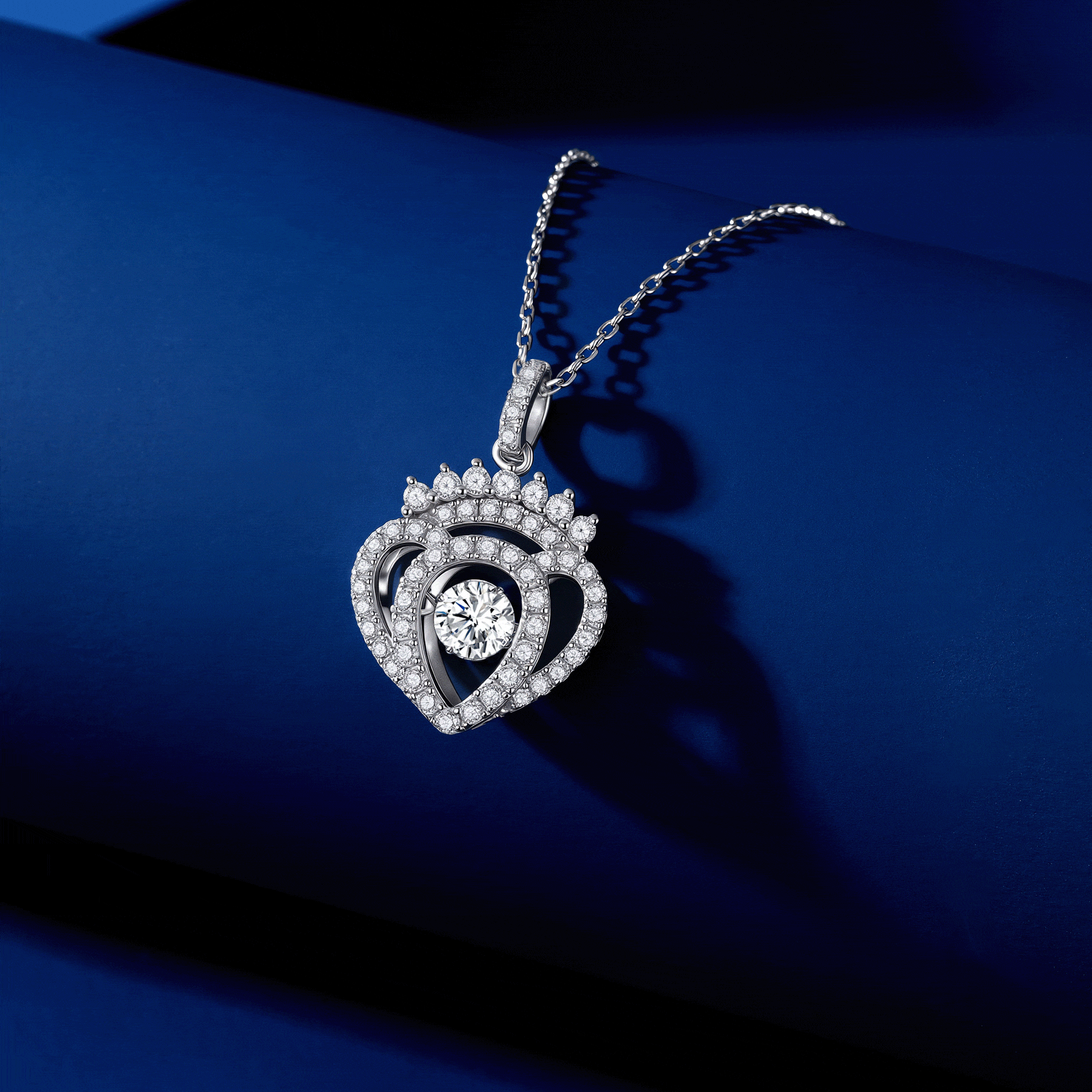 MARDAZA Dancing Crown Heart Round Cut Sterling Silver Moissanite Necklace