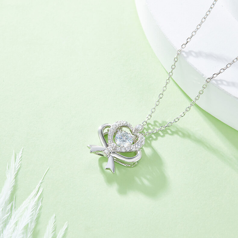 MARDAZA Dancing Bow Heart Round Cut Sterling Silver Moissanite Necklace