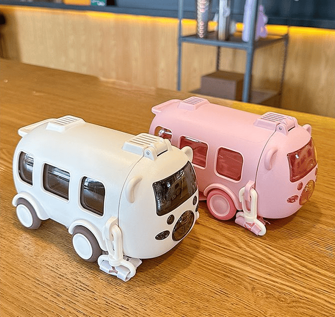🎁Perfect gift for children 🚌Portable mug in the shape of a bus with shoulder strap.
