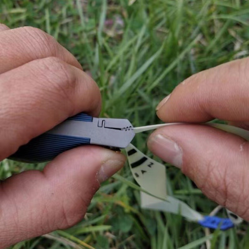 Titanium steel support clips quickly pressurize without bundling high-precision outdoor competitive tools