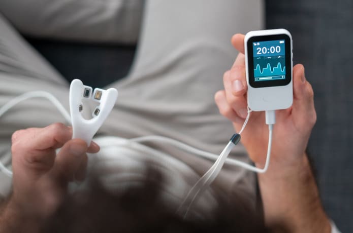 Anti-snoring tongue trainer