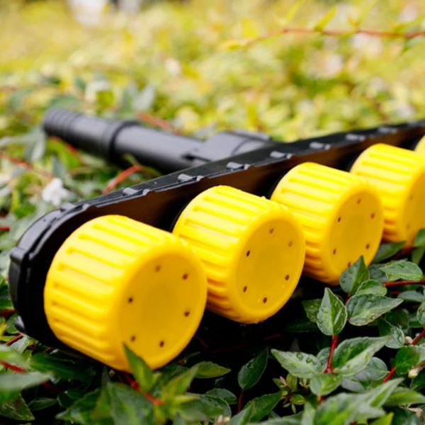 Garden sprayer with professional water dispenser