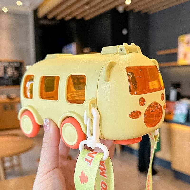🎁Perfect gift for children 🚌Portable mug in the shape of a bus with shoulder strap.