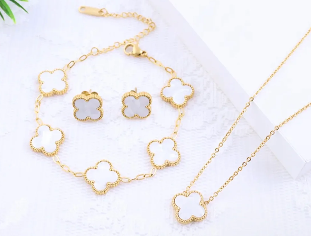 Set - bracelet, earrings and necklace - clover with 4 leaves