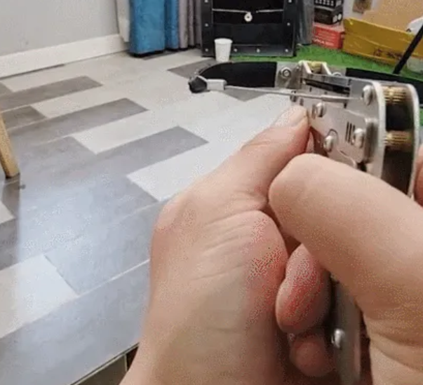 🏹Mini Crossbow🤷🏻‍♂️ Foldable Slingshot Toy with 10 Arrows🏹