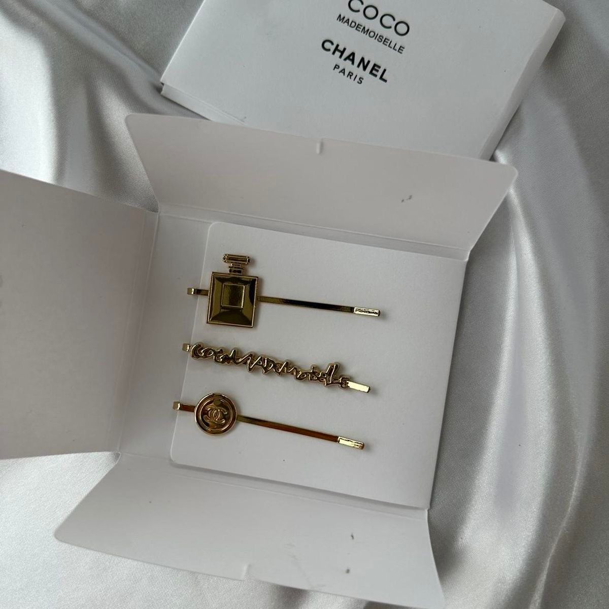 Chanel New Arrival Gold Hair Clip
