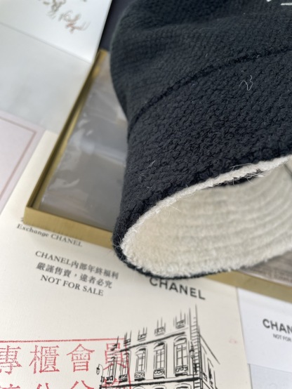  Chanel Black Bucket Hat