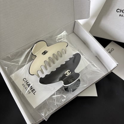 Chanel Large Shark Clip
