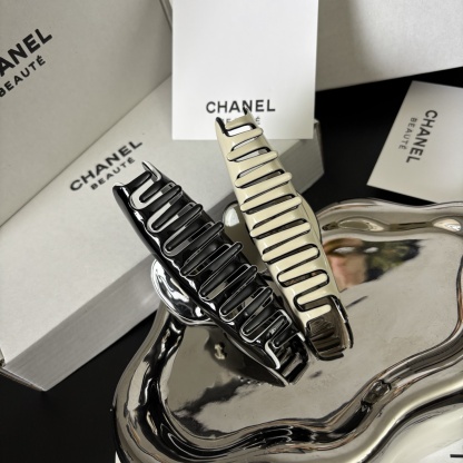 Chanel Large Shark Clip