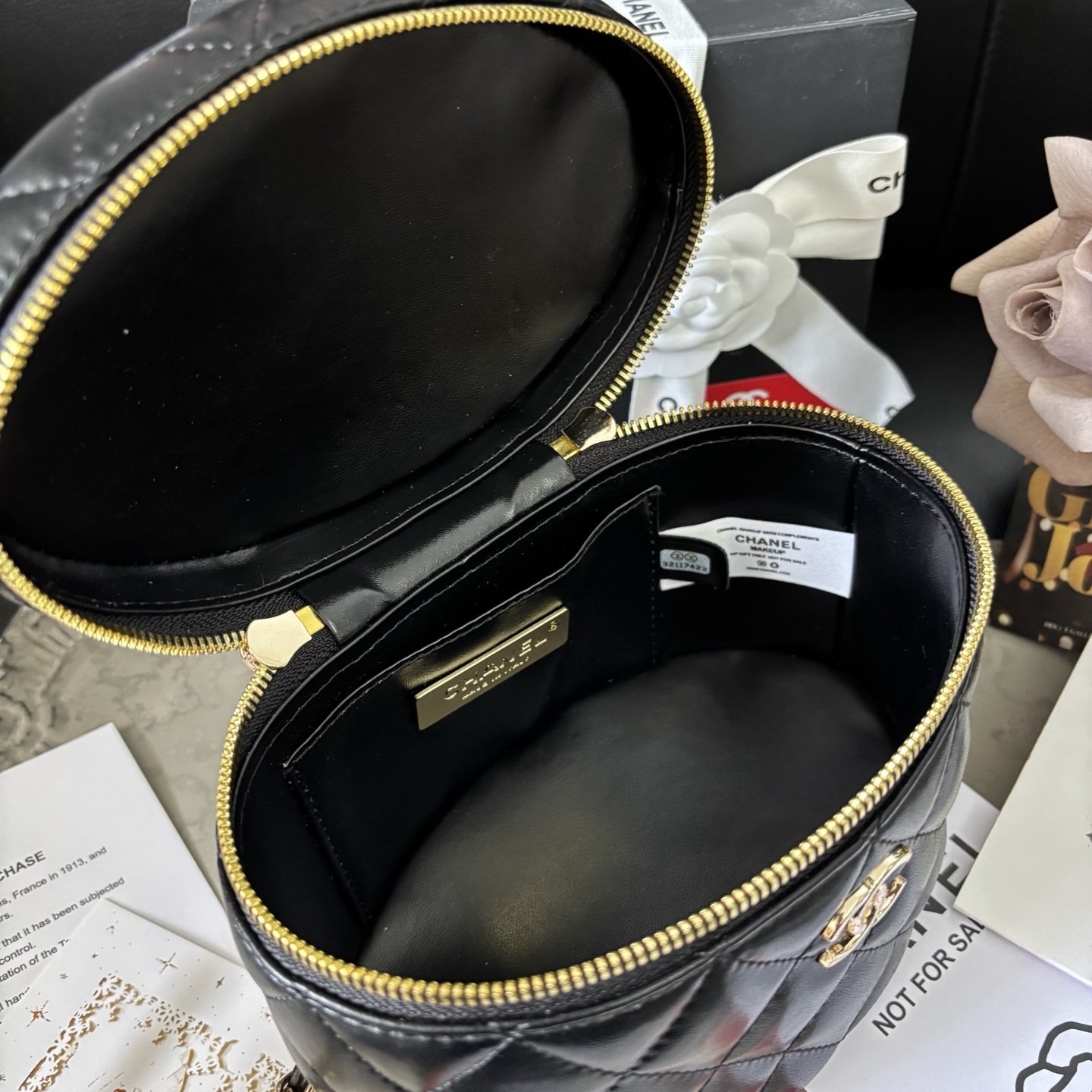 Chanel 25C Handle Oval Box Bag
