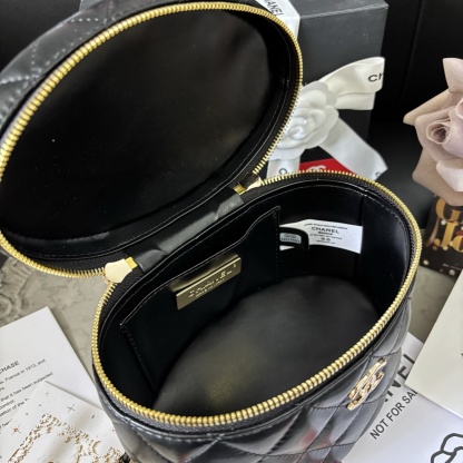 Chanel 25C Handle Oval Box Bag