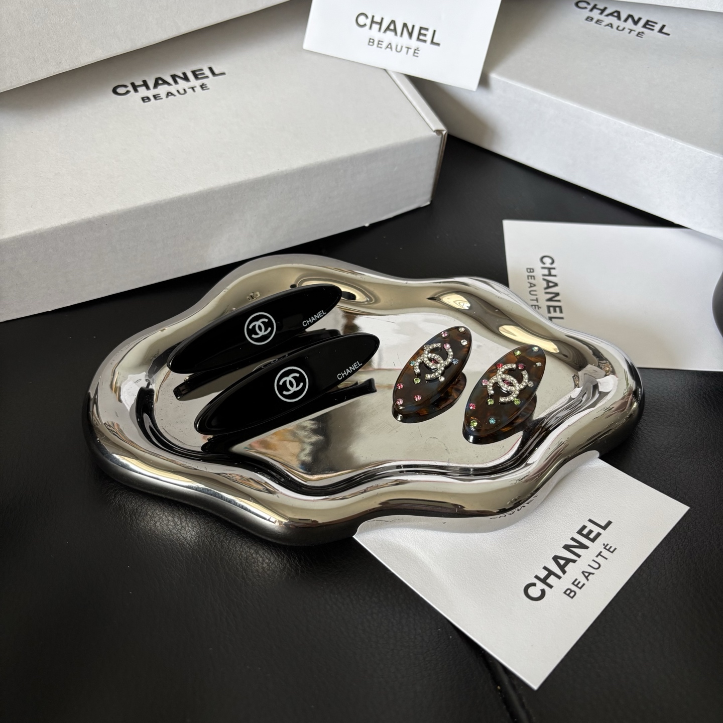 CHANEL Duckbill Clip 4-Piece Set | Slim French Hair Grips (Gold/Silver) Limited