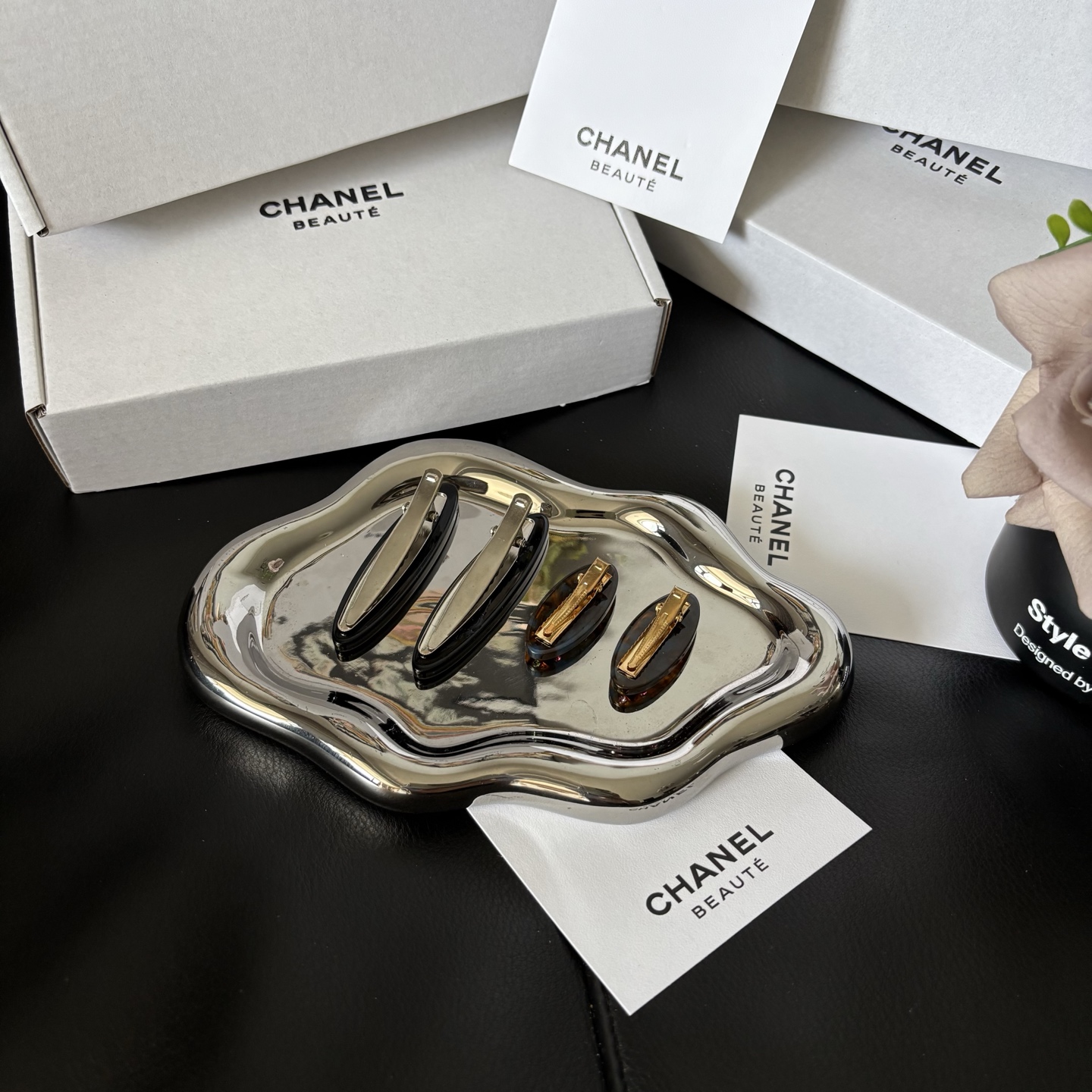 CHANEL Duckbill Clip 4-Piece Set | Slim French Hair Grips (Gold/Silver) Limited