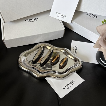CHANEL Duckbill Clip 4-Piece Set | Slim French Hair Grips (Gold/Silver) Limited