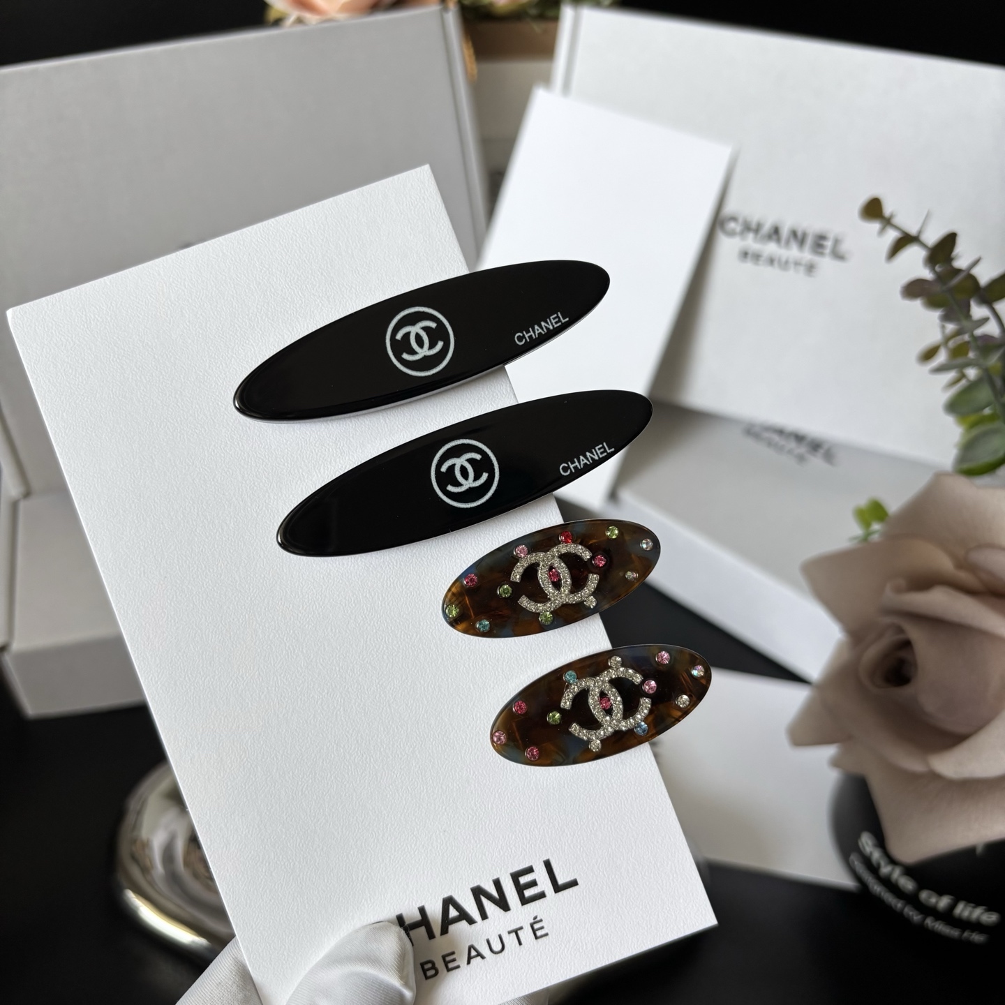 CHANEL Duckbill Clip 4-Piece Set | Slim French Hair Grips (Gold/Silver