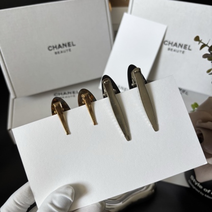 CHANEL Duckbill Clip 4-Piece Set | Slim French Hair Grips (Gold/Silver) Limited