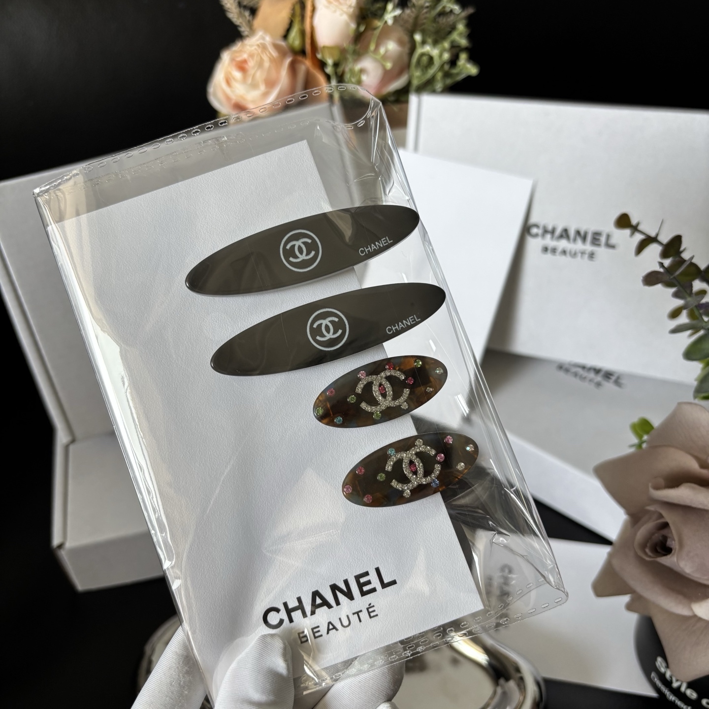 CHANEL Duckbill Clip 4-Piece Set | Slim French Hair Grips (Gold/Silver) Limited