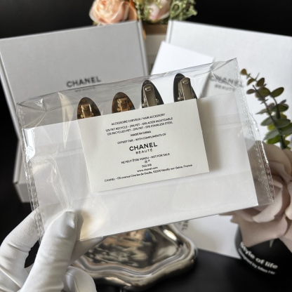 CHANEL Duckbill Clip 4-Piece Set | Slim French Hair Grips (Gold/Silver) Limited