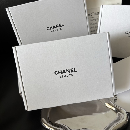 CHANEL Duckbill Clip 4-Piece Set | Slim French Hair Grips (Gold/Silver) Limited