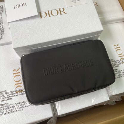 ① DIOR 4PC Brush Set + Case | $600 Value 25cm ② DIOR GWP Vanity Case Solo | TSA-Fit 25cm