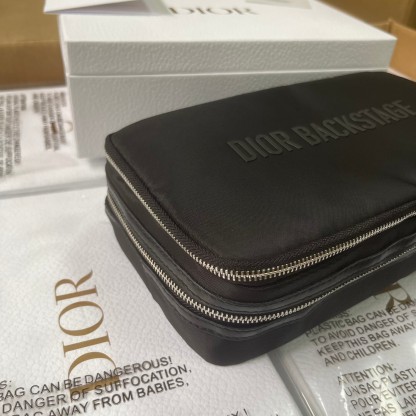 ① DIOR 4PC Brush Set + Case | $600 Value 25cm ② DIOR GWP Vanity Case Solo | TSA-Fit 25cm