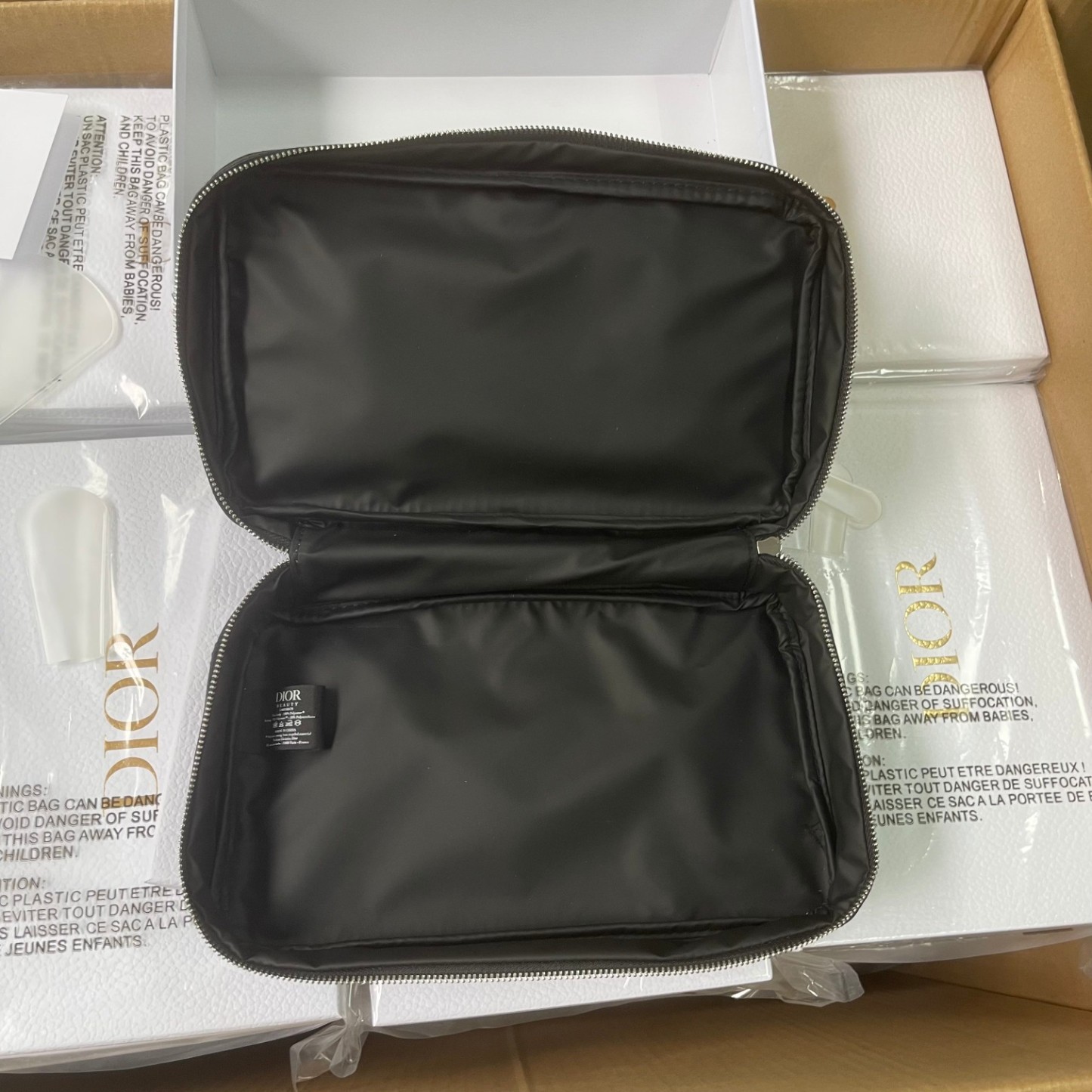 ① DIOR 4PC Brush Set + Case | $600 Value 25cm ② DIOR GWP Vanity Case Solo | TSA-Fit 25cm