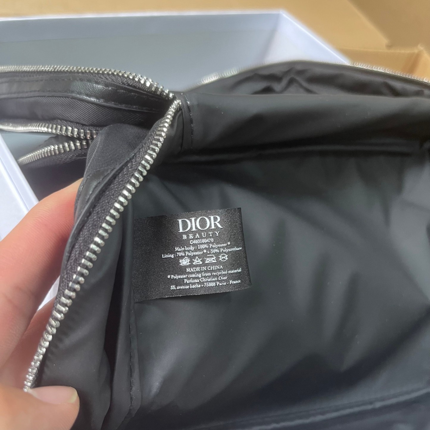 ① DIOR 4PC Brush Set + Case | $600 Value 25cm ② DIOR GWP Vanity Case Solo | TSA-Fit 25cm