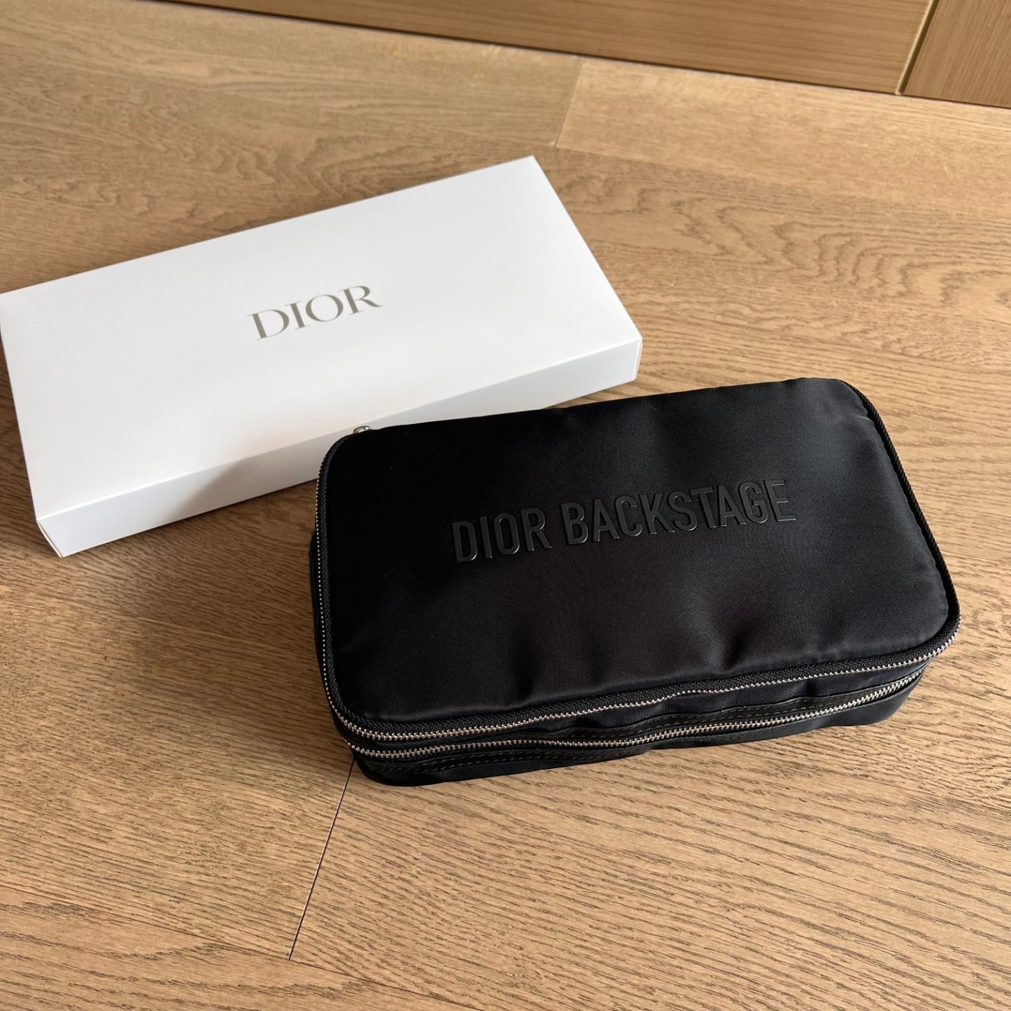 ① DIOR 4PC Brush Set + Case | $600 Value 25cm ② DIOR GWP Vanity Case Solo | TSA-Fit 25cm