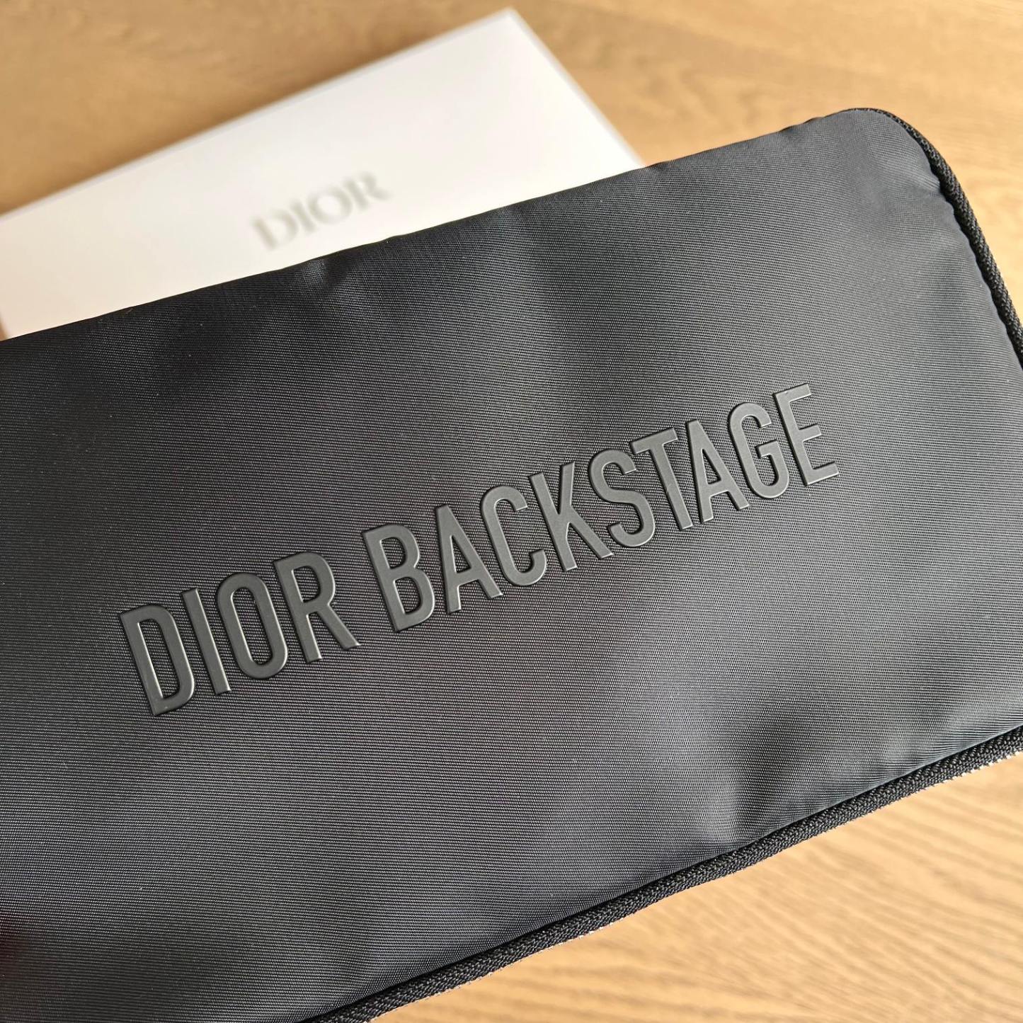 ① DIOR 4PC Brush Set + Case | $600 Value 25cm ② DIOR GWP Vanity Case Solo | TSA-Fit 25cm
